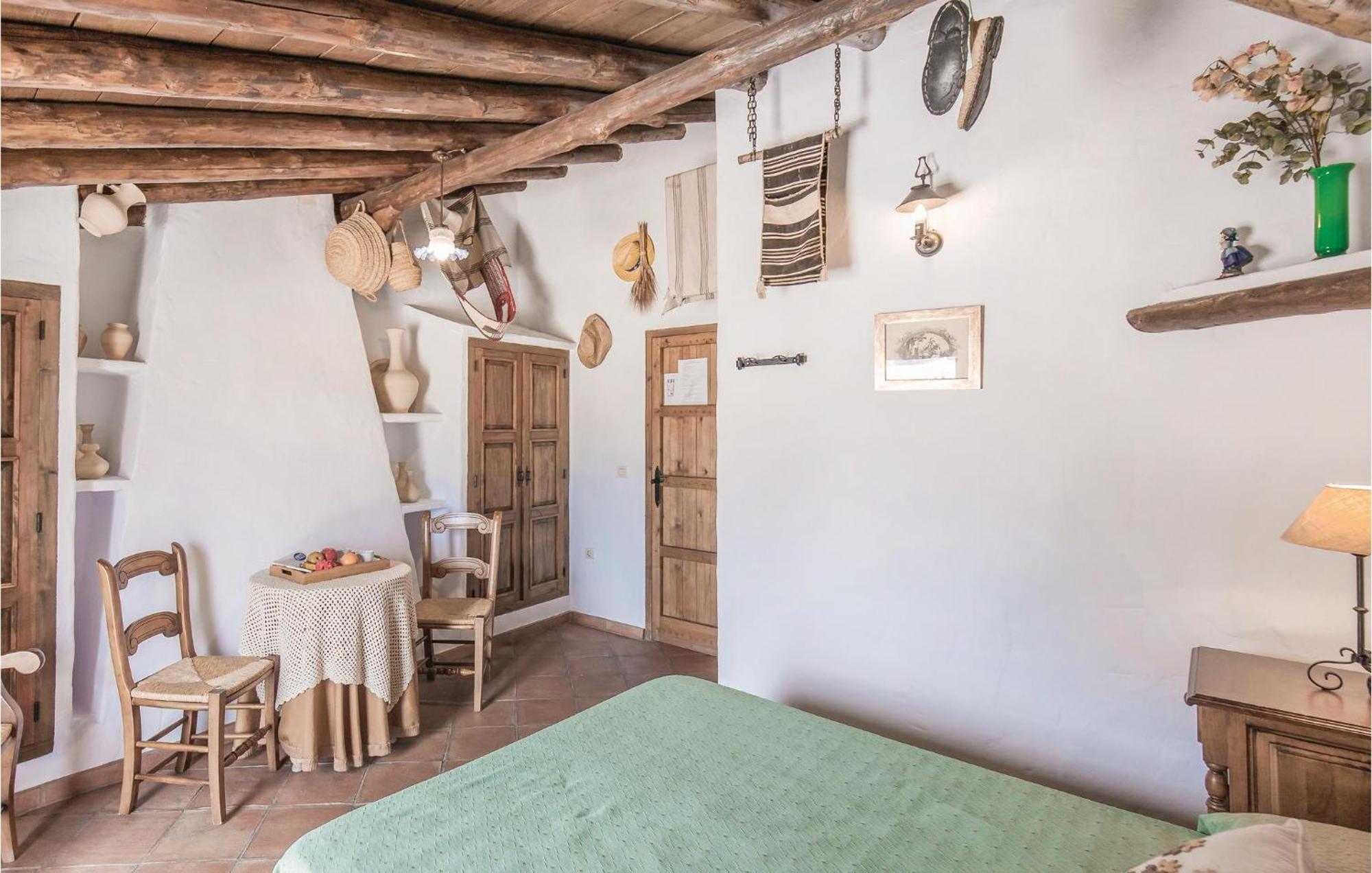 Cozy Home In Zahara De La Sierra With Kitchen Exteriör bild