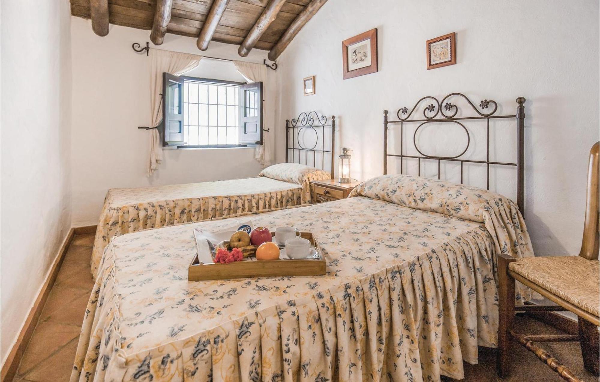 Cozy Home In Zahara De La Sierra With Kitchen Exteriör bild