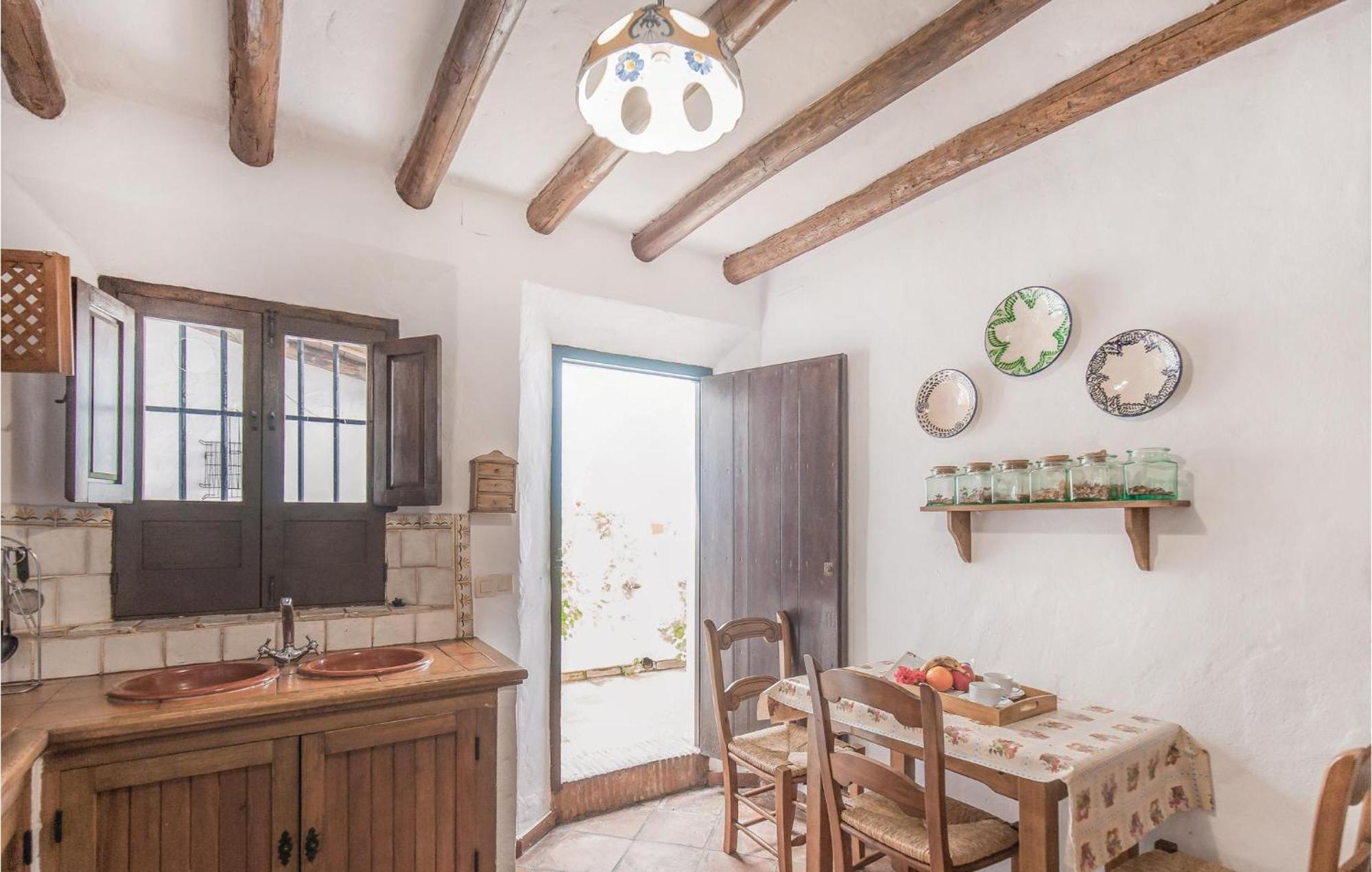 Cozy Home In Zahara De La Sierra With Kitchen Exteriör bild