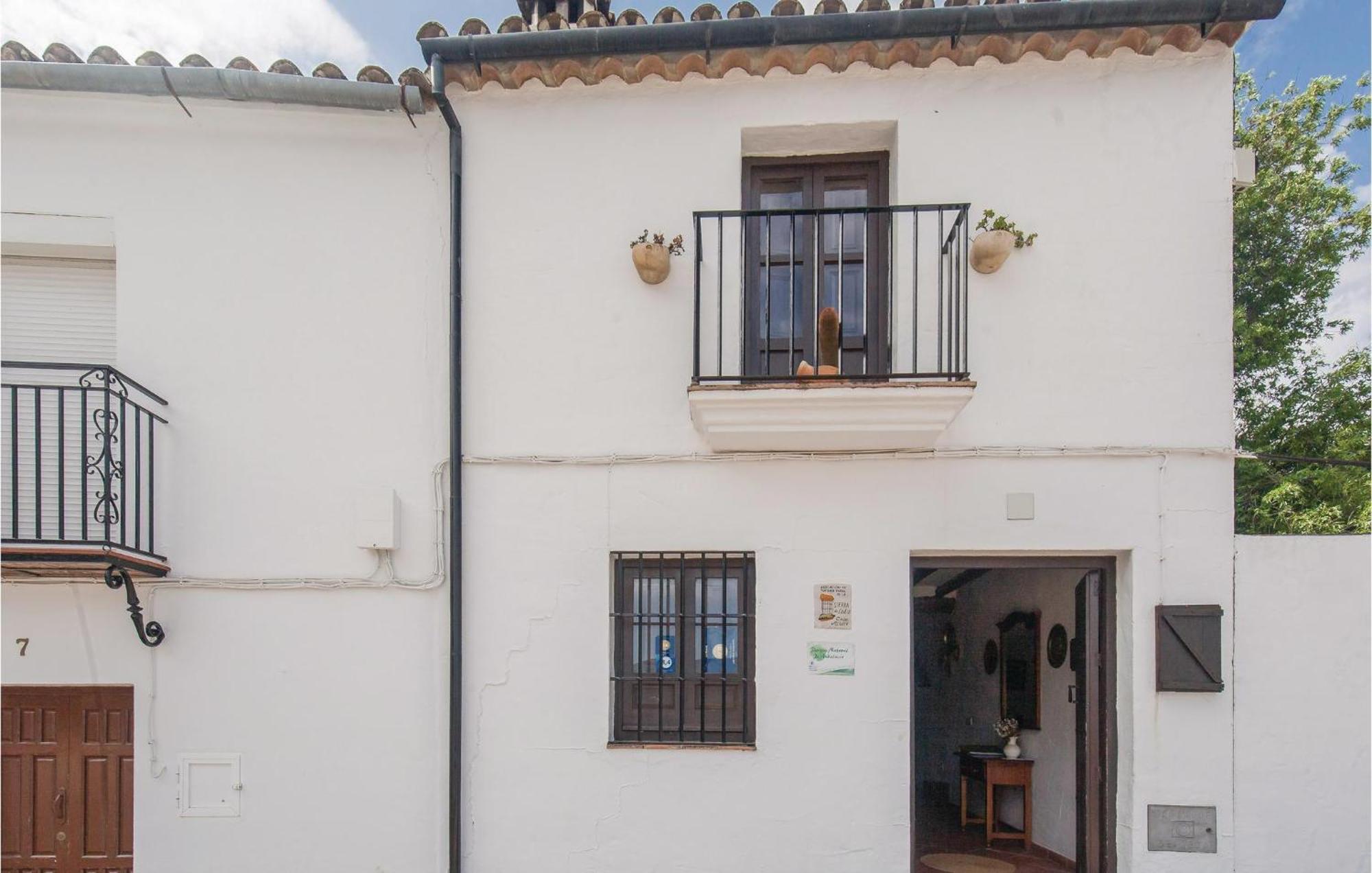 Cozy Home In Zahara De La Sierra With Kitchen Exteriör bild