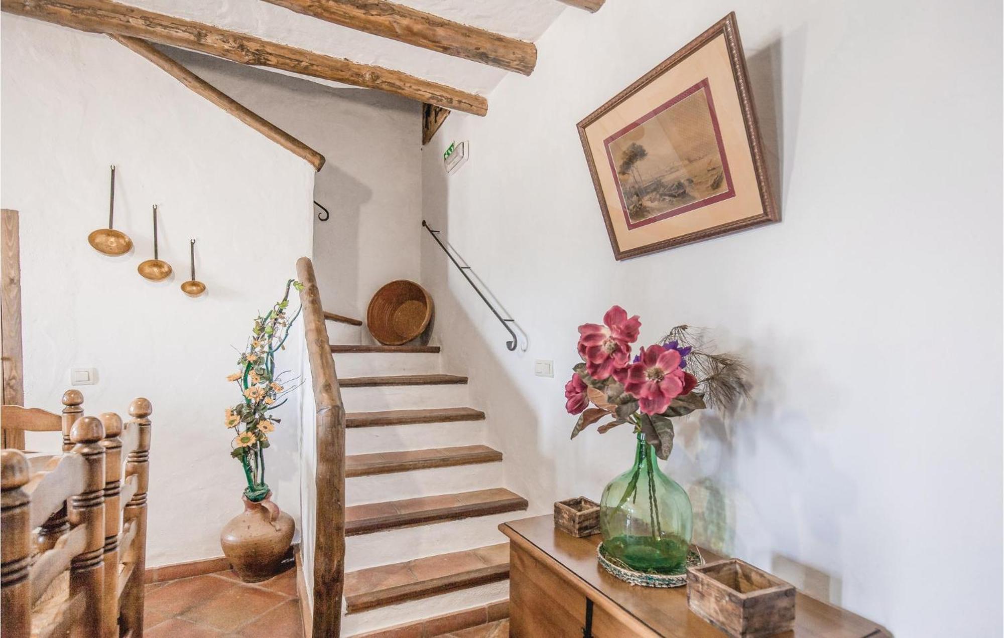Cozy Home In Zahara De La Sierra With Kitchen Exteriör bild